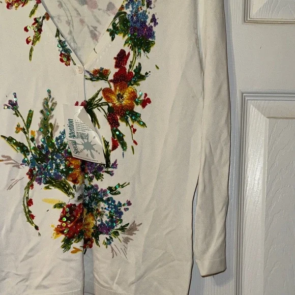 Vertigo Paris White Floral Long Sleeve Top - Picture 5 of 8